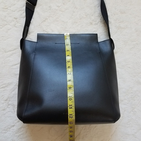 EVERLANE The Form Leather Tote Bag - Picture 5 of 11